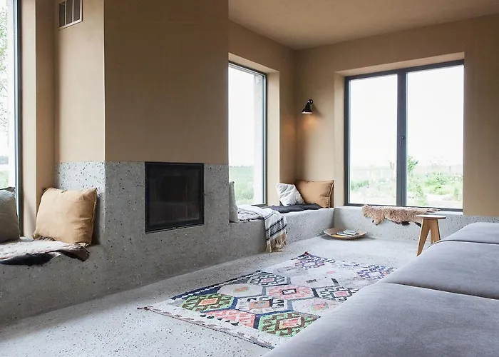 Architectural Gem On The Cornfield Semesterbostad Lindenhagen