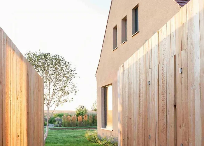 Architectural Gem On The Cornfield Semesterbostad *